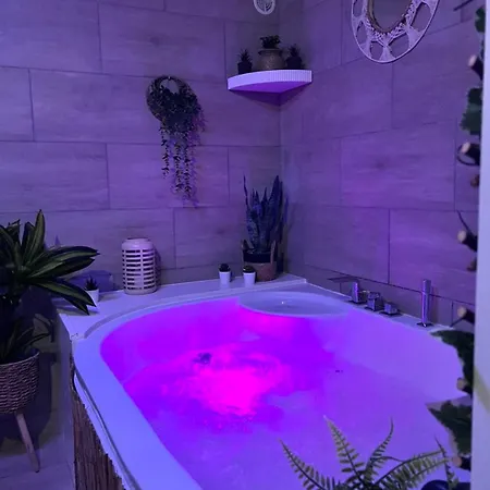 Sensual With Jaccuzi & Subdued Atmosphere *
